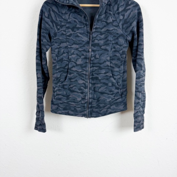 Lululemon Camo Scuba Hoodie Size 4 - Picture 2 of 5